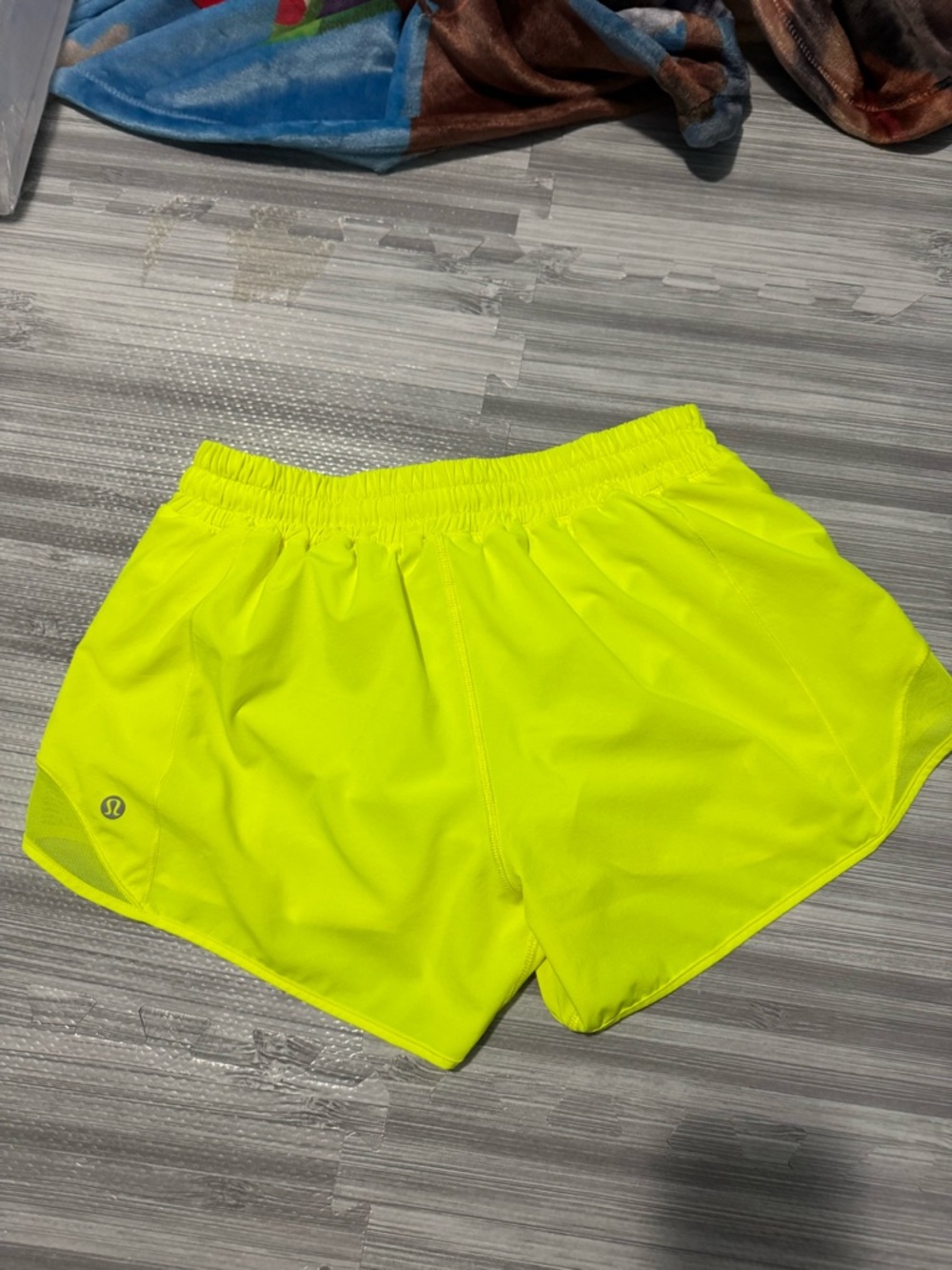 Lululemon Hotty Hot Low Rise 4” Women's Shorts - Picture 2 of 3